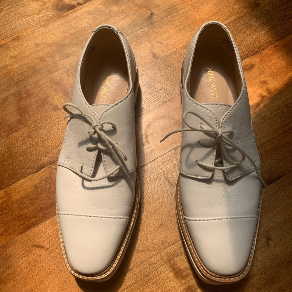 Nine West white lace up shoe